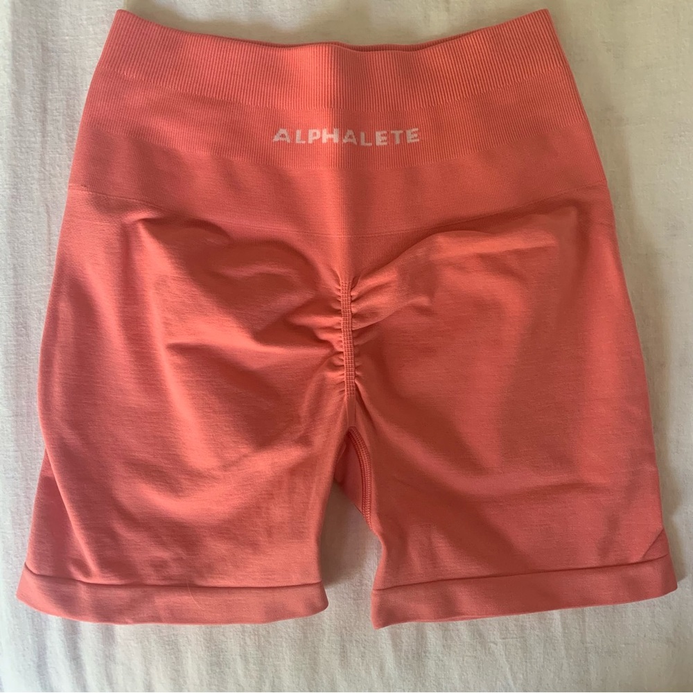 Alphalete Amplify 4.5” Shorts Size XS in Pixel Pink